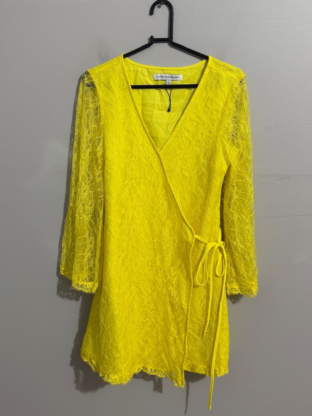 Cupcakes Cashmere Womens Small Yellow Lace Wrap Dress Tie Waist Long Sleeve